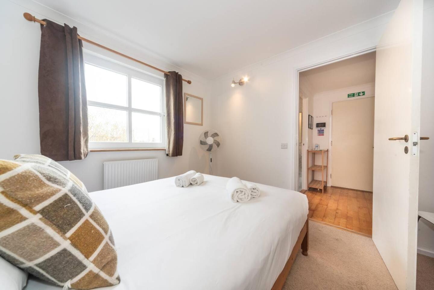 Sunny Maisonette With Views Over Canary Wharf, לונדון מראה חיצוני תמונה