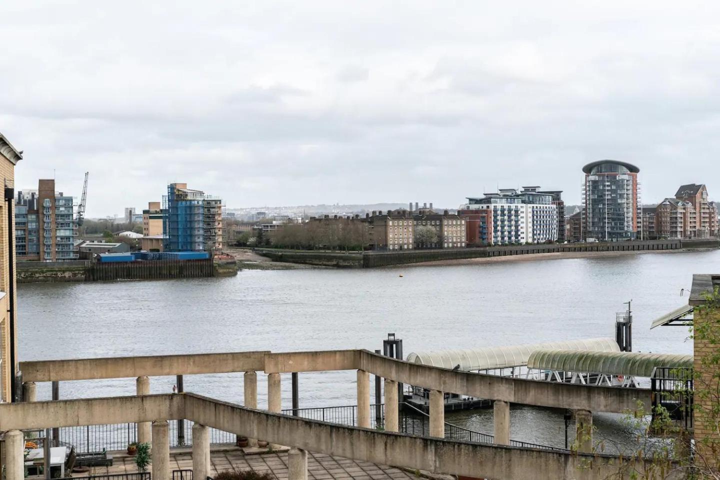 Sunny Maisonette With Views Over Canary Wharf, לונדון מראה חיצוני תמונה