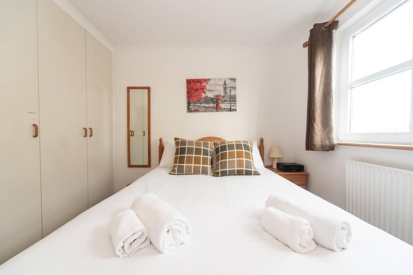 Sunny Maisonette With Views Over Canary Wharf, לונדון מראה חיצוני תמונה