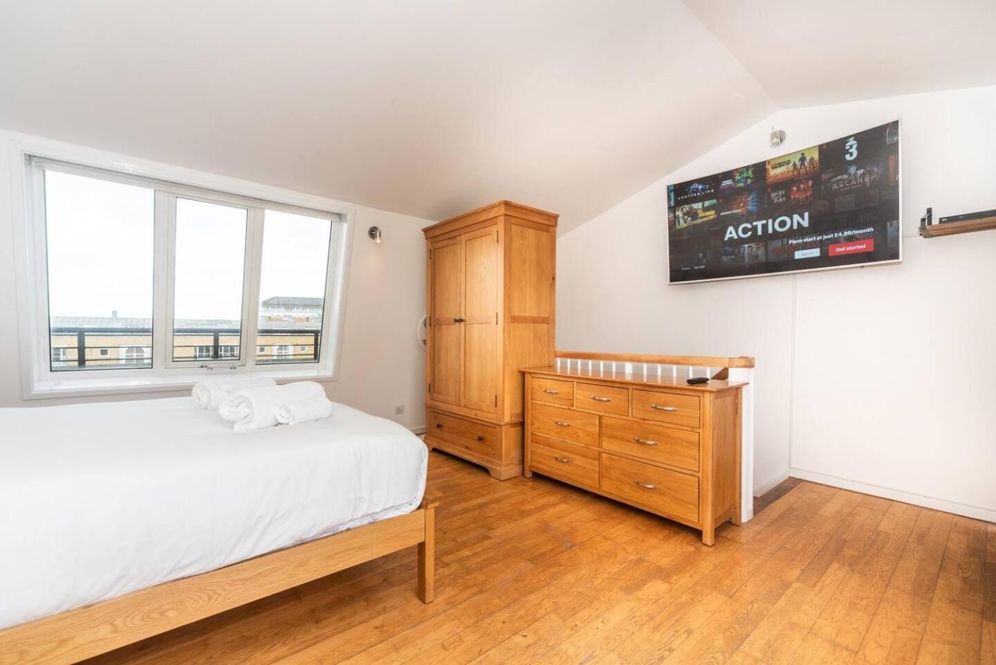 Sunny Maisonette With Views Over Canary Wharf, לונדון מראה חיצוני תמונה