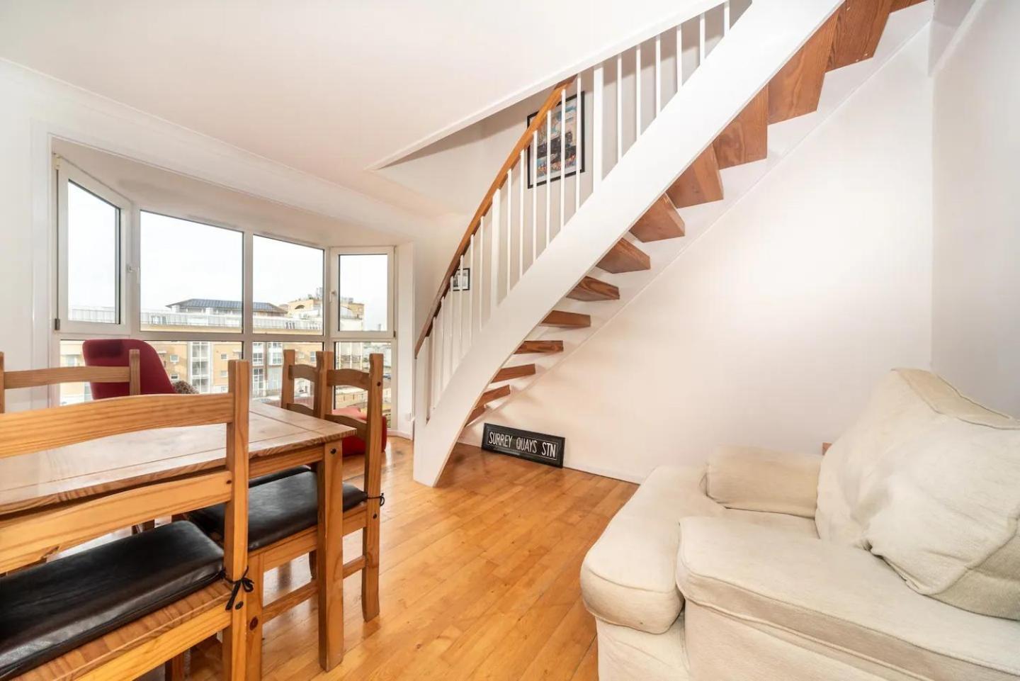 Sunny Maisonette With Views Over Canary Wharf, לונדון מראה חיצוני תמונה